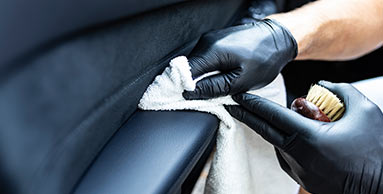 czyszczenie tapicerki skórzanej